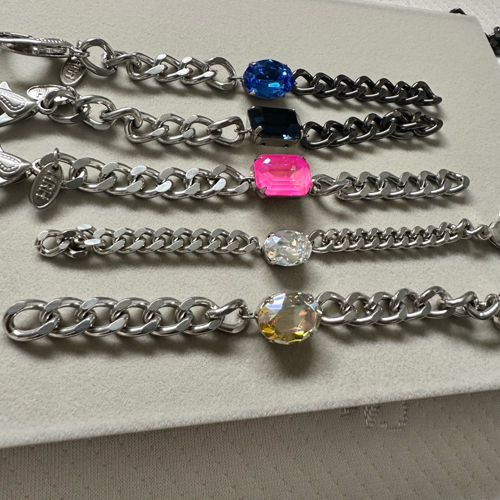 HRH Collection VINTAGE AND RARE BRACELETS - Picture 2 of 4